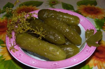соленые огурцы
