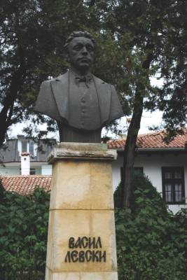 памятник в Добриче
