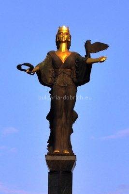 статуя Софии в Софии