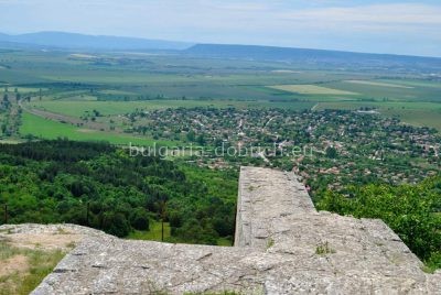 вид от крепости Мадара