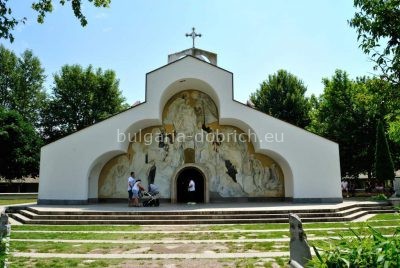 храм